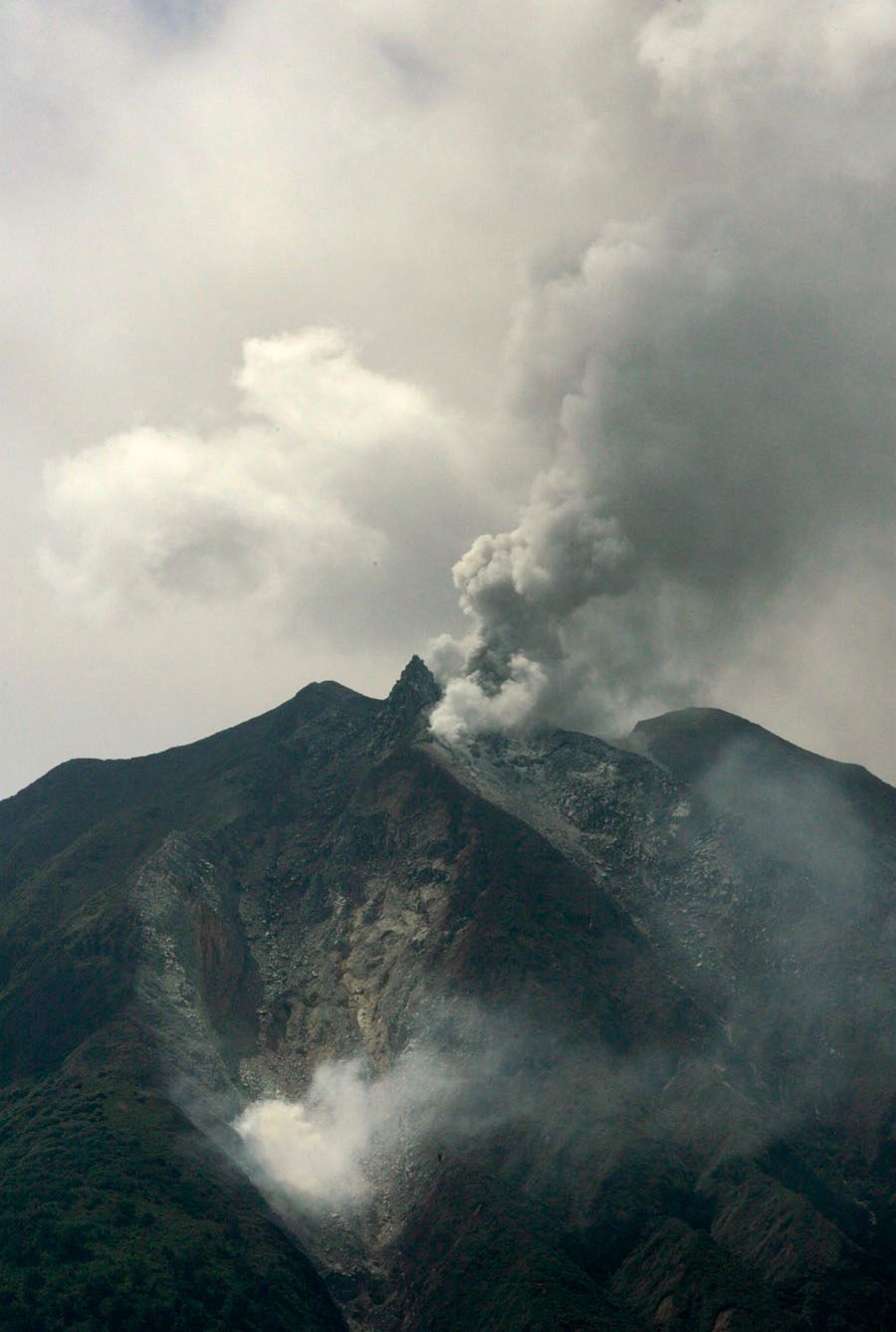 Na Sumatře vybuchla sopka