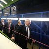 Prezident Miloš Zeman ve firmě Juta podnikatele a senátora Jiřího Hlavatého