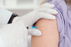 Česko zaspalo. Vakcíny proti žloutence jdou na dračku, jenže zoufale chybějí