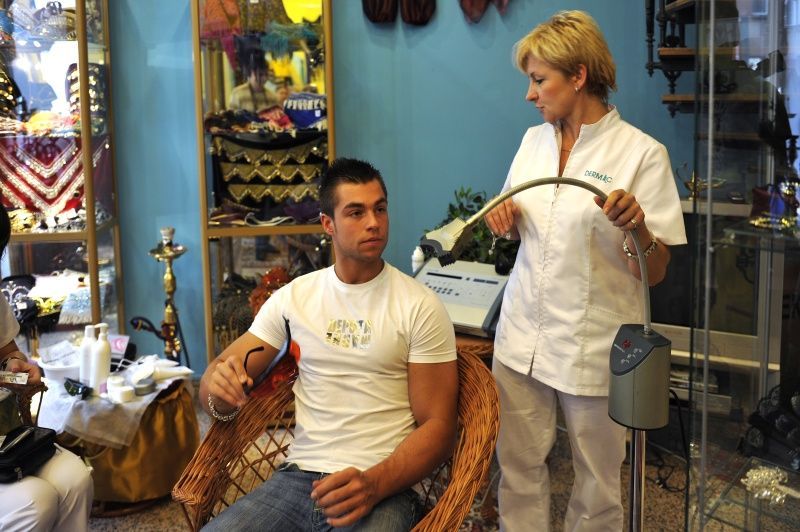 Představení nového přístroje v salonu Káji Pavlíčka