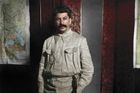 Ruska barví staré fotky Stalina i Lenina. Vzkazovali mi, ať nechám té "rudé propagandy", říká