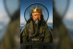 Bizarní video amerického prezidenta. „Král Trump“ bombarduje demonstranty výkaly