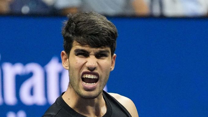 Podívejte se na sestřih utkání 1. kola US Open, v němž Carlos Alcaraz porazil Li Tua