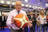 Bývalý basketbalista a zanedlouho i bývalý prezident Václav Klaus, olympiáda v Londýně.