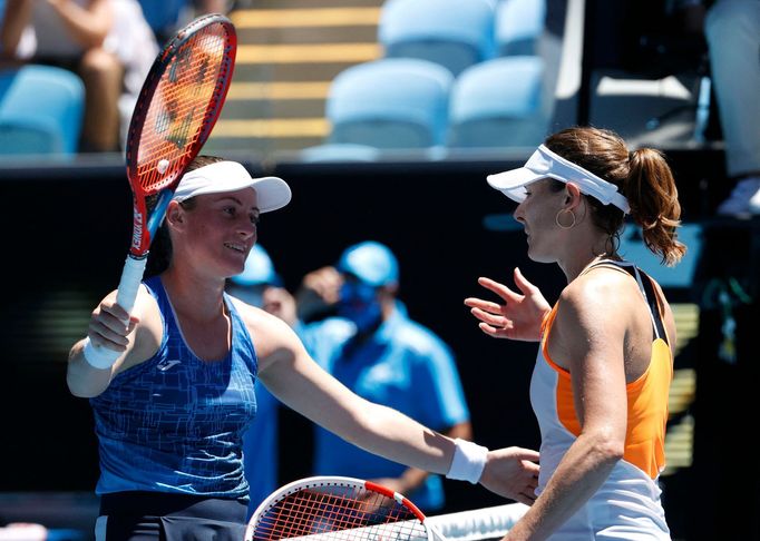 Australian Open 2022: Tamara Zidanšeková a Alizé Cornetová po utkání třetího kola.