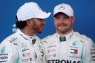 Kvalifikace v Baku patřila jezdcům Mercedesu, vítěz tréninků Leclerc havaroval