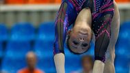 Italka Vanessa Ferrariová na kladině při ME sportovních gymnastek