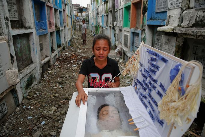 Fotografie zachycují protidrogové tažení, které vede filipínský prezident Rodrigo Duterte.