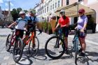 "Je to ale hlavně o ohleduplnosti, a to jak ze strany cyklistů, tak řidičů," říká Petr Ďarmek, který sem vyrazil na cyklovýlet s rodinou.