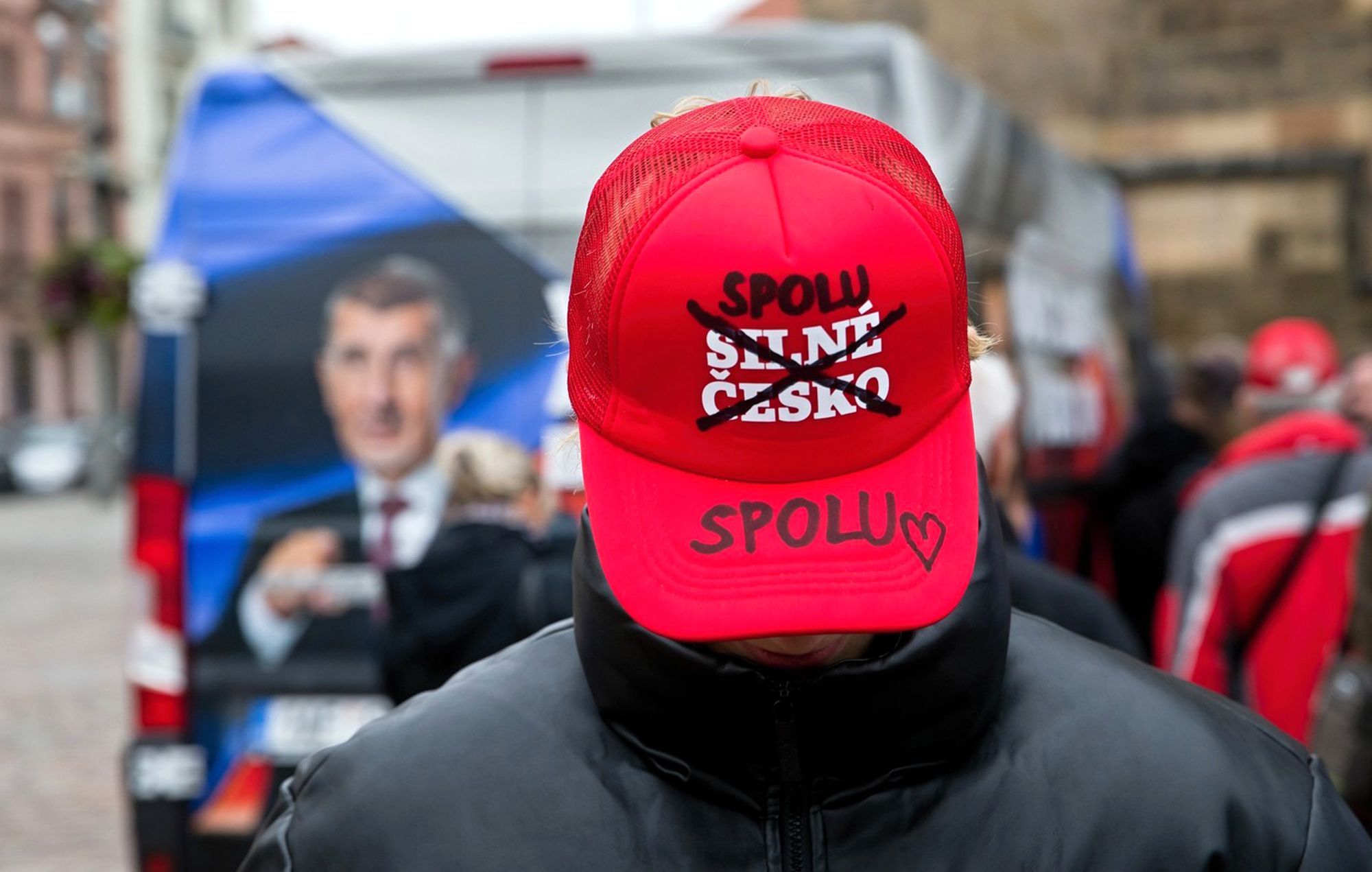 Volby, parlament, kampaň, bizár, ANO, Spolu, SPD, Motoristé, Stačilo, Piráti