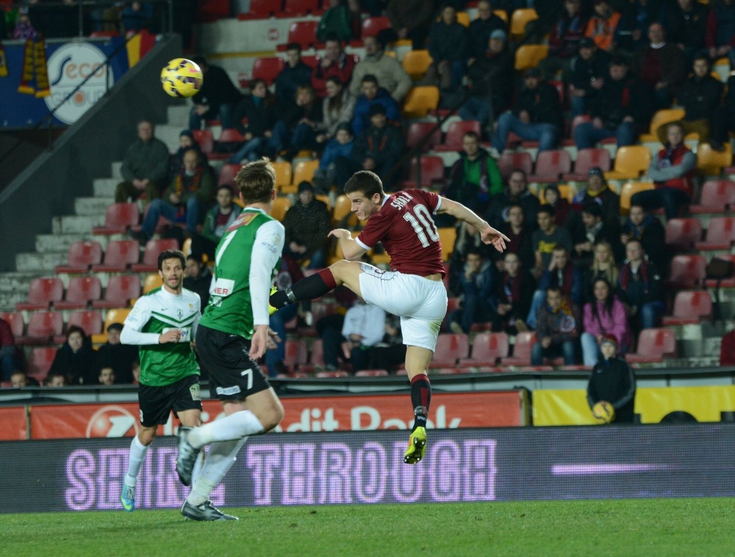 Pohár ČMFS: Sparta-Jablonec: Herolind Shala (10) - Filip Novák (7)