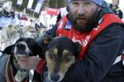 Úchvatné zimní fotky: Mrazivé hory a závod psích spřežení