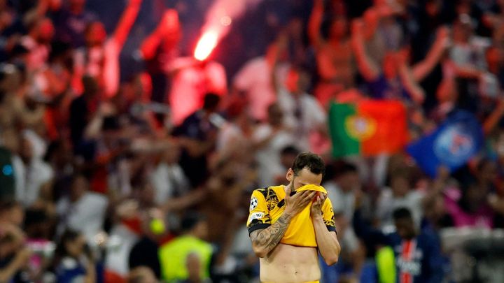 "Jsem jediný idiot, co sem přišel." Fotbalisty Interu po nářezu vítal jediný fanoušek; Zdroj foto: Reuters