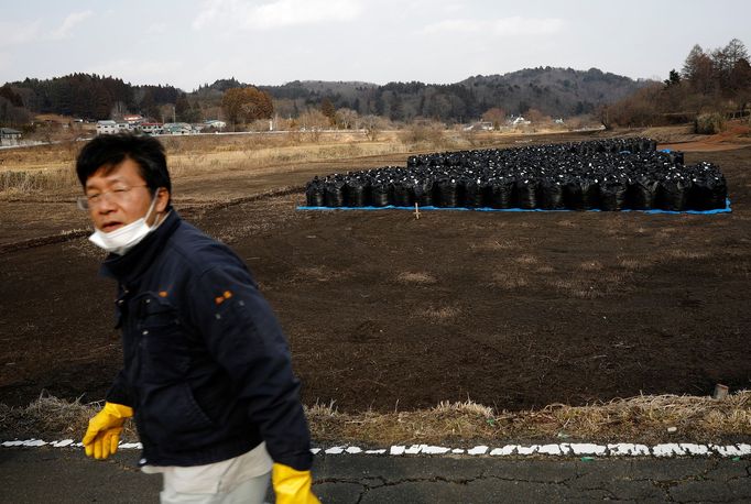 Záchrana opuštěných koček v uzavřené zóně okolo jaderné elektrárny Fukušima v Japonsku, kde před 10 lety po zemětřesení a následné vlně tsunami došlo k úniku radiace.