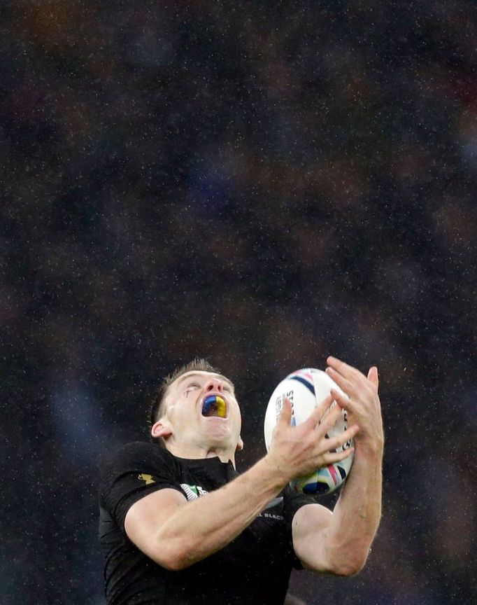 Ben Smith of New Zealand catches the ball during their Rugby World Cup semi-final against South Africa at Twickenham in London, Britain October 24, 2015. REUTERS/Henry Br