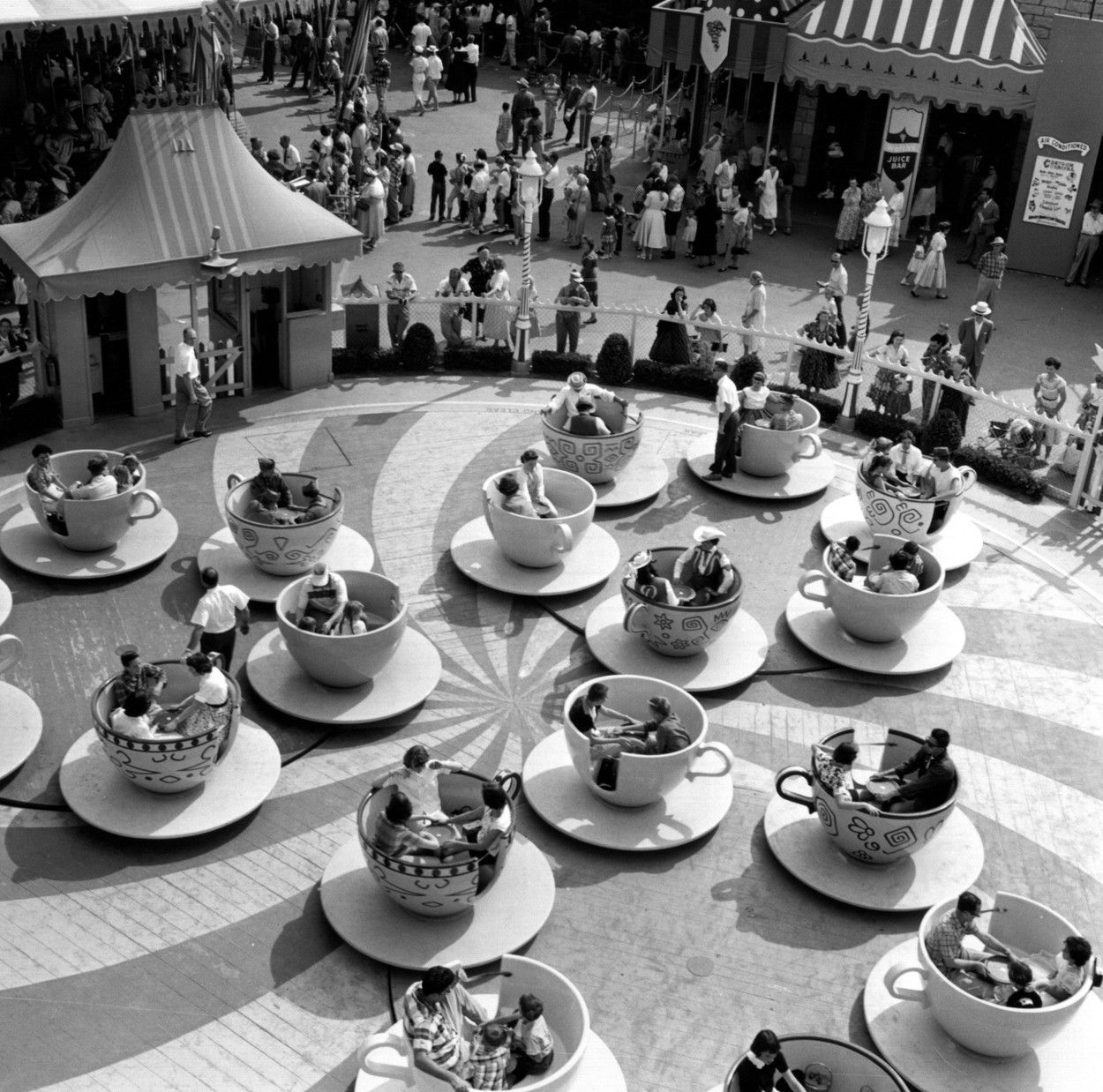 Jednorázové užití / Fotogalerie / Před 65 lety se v Kalifornii zrodil legendární Disneyland / Profimedia