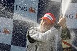 Jenson Button slaví vítězství ve Velké ceně Turecka
