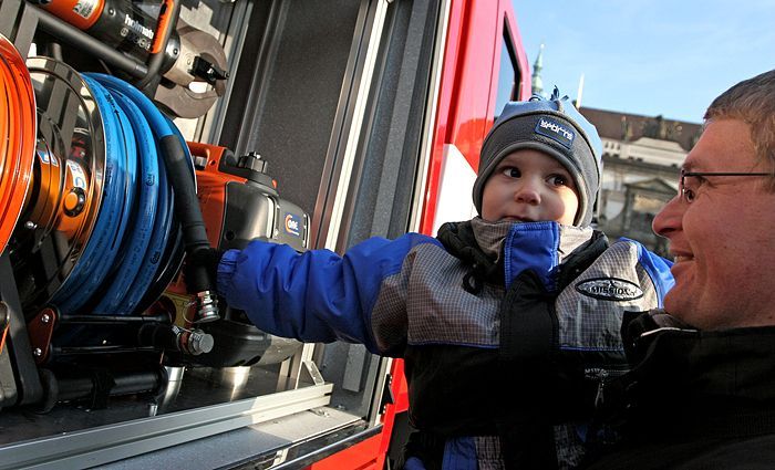 Předání 40-ti nových hasičských vozů