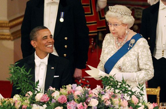 Americký prezident Barack Obama a britská královna Alžběta II. v roce 2011.