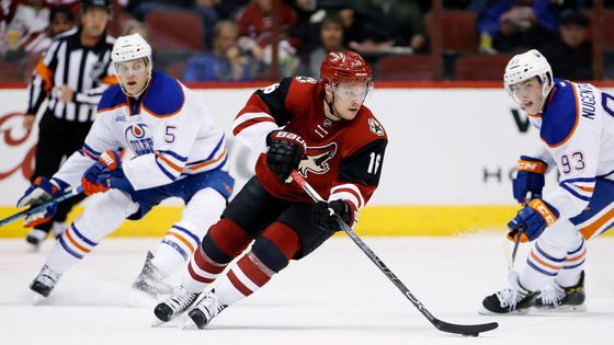 Max Domi z Arizony patří mezi nejlepší kanadské mladíky, kteří se prohánějí po ledě v NHL.