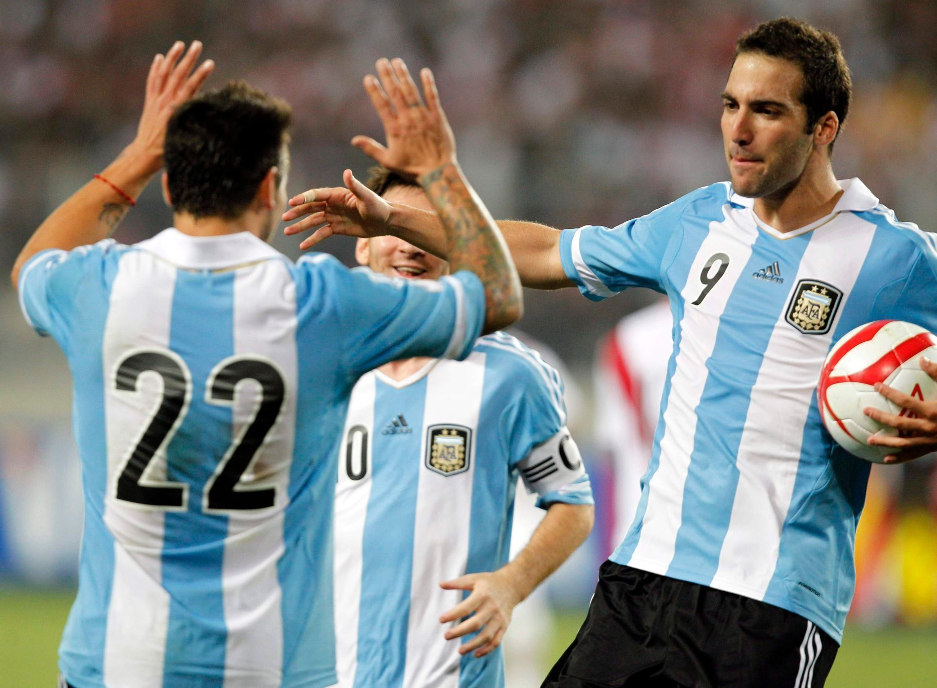 Peru - Argentina: Higuaín, Messi, Lavezzi