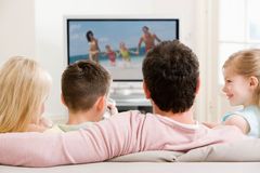 Velikost televizorů v Česku vzrostla za posledních 20 let o třetinu, zjistil průzkum