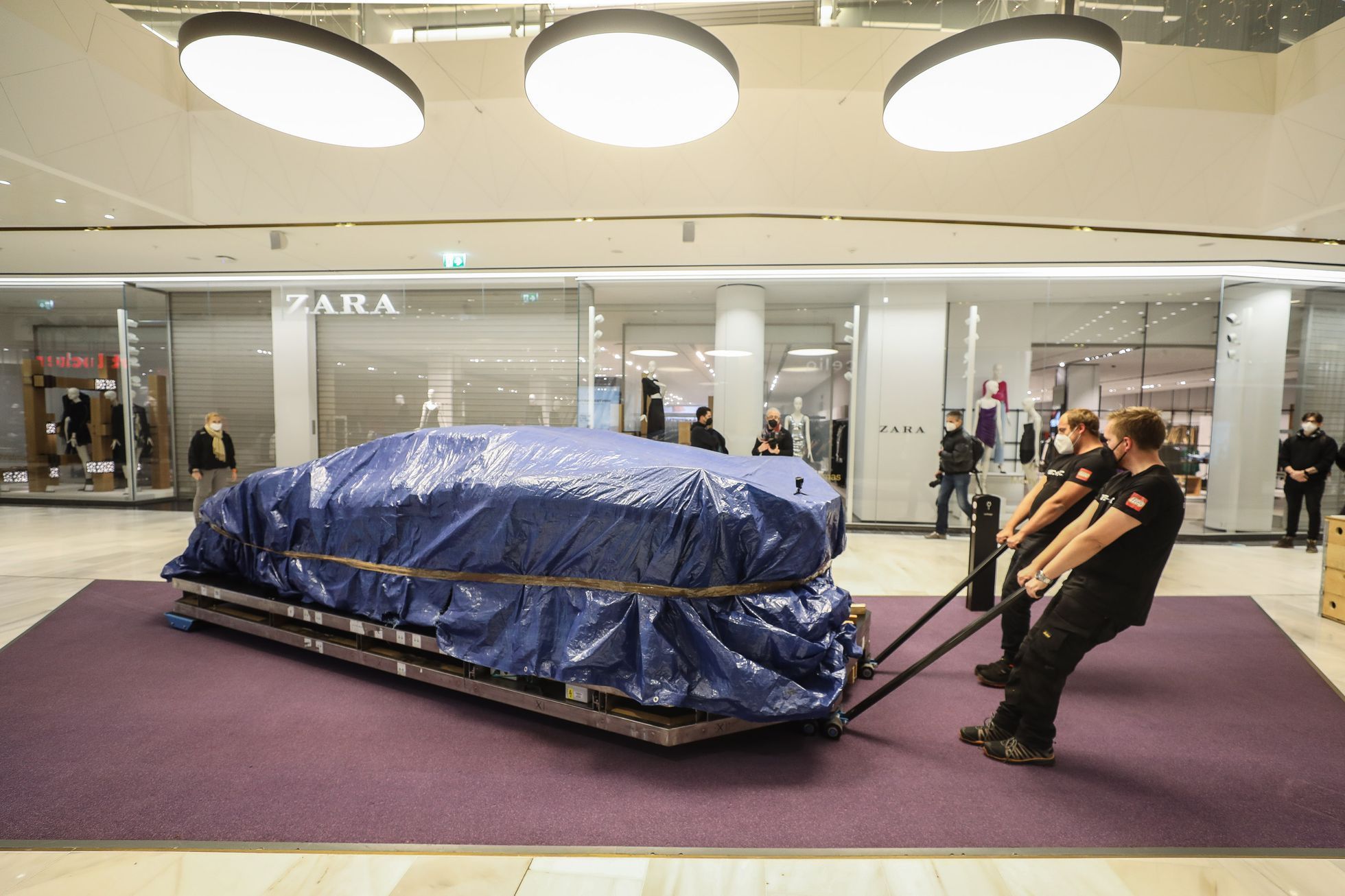 Lamborghini Sian z Lega v Obchodním centru Chodov