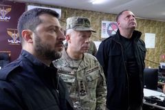 Zelenského před koncem zachránil nečekaný hráč. Kolem jeho nejbližšího už přituhuje