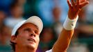 Tomáš Berdych podává proti Andymu Roddickovi