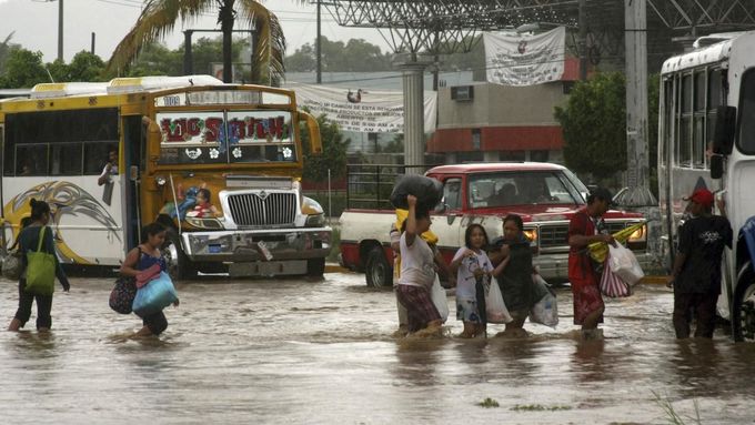 Rádění hurikánu v Mexiku - ilustrační fotografie