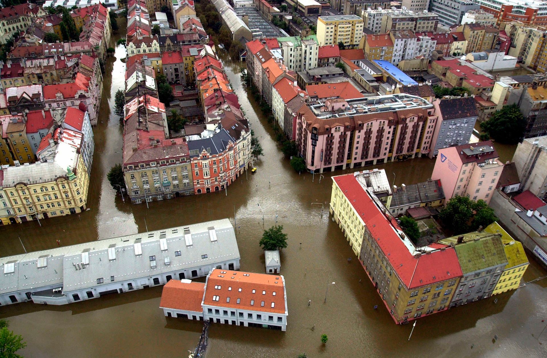 Kniha Miliony okamžiků a výstava 100kamžiků, Výstava, kniha, ČTK, Magazín, Foto