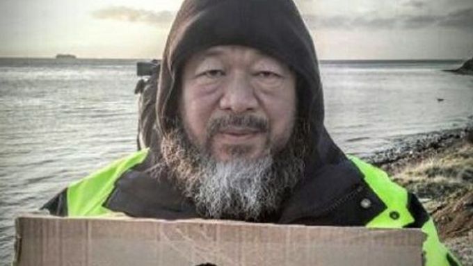 Aj Wej-wej si otevřel ateliér na ostrově Lesbos a chce tam vytvořit pomník uprchlíkům.