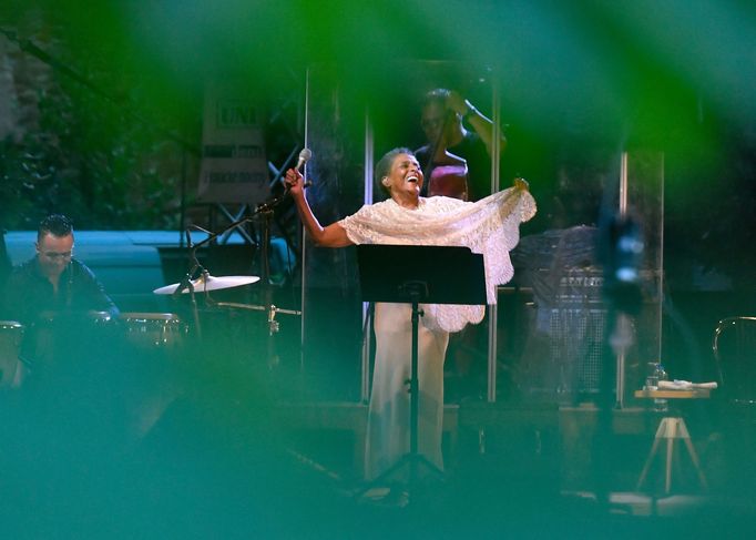 Snímek z koncertu Susany Bacy.