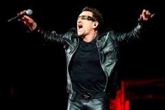U2 vydělali s písní Invisible 3 miliony dolarů na boj s AIDS