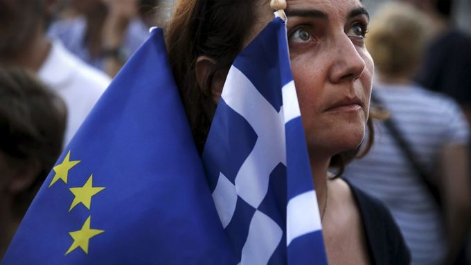 Demonstrace příznivců dohody s Evropskou unií v Aténách, čtvrtek 9. července.