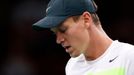 Český tenista Tomáš Berdych ve čtvrtfinále paříšského Masters 2012 v utkání proti Francouzi Gillesu Simonovi.