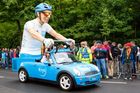 Reklamní karavana Tour de France baví lidi už od roku 1930