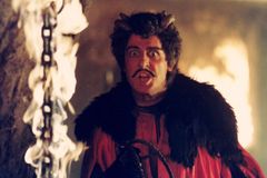 „Spadlo ti to. Asi vítr, ne?“ Při natáčení S čerty nejsou žerty došlo i na popáleniny