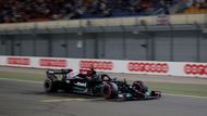 Lewis Hamilton v Mercedesu v kvalifikaci na VC Kataru F1 2021
