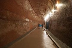 Pod Niagarskými vodopády vede tunel z 19. století. Poprvé se teď otevřel turistům
