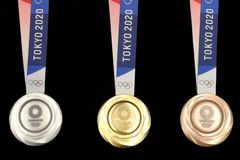 Takhle vypadají medaile pro Tokio. Vyrobili je z mobilů a jsou nejtěžší v historii