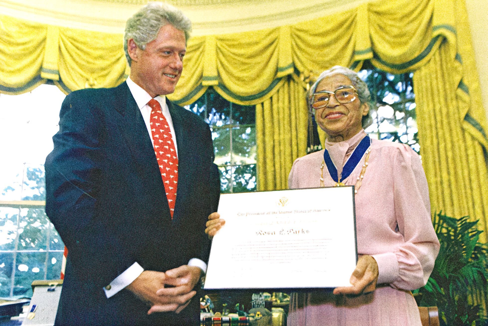Jednorázové užití / Fotogalerie / Před 65 lety v USA zatkli bojovnici proti rasové segregaci Rosu Parksovou