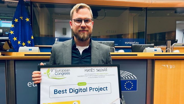 Robot Franta dobývá Evropu. Mladý český farmář oslnil umělou inteligencí ve skleníku