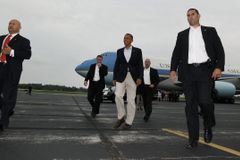 Obama letí do Louisiany slíbit pomoc, Romney už tam byl
