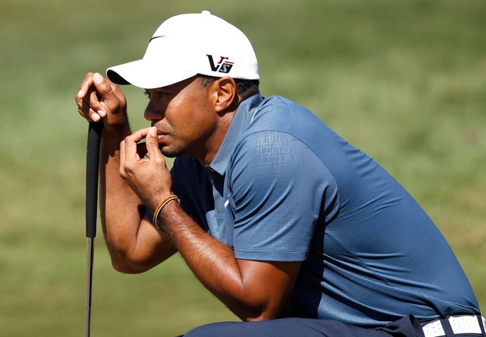 Woods na golfovém turnaji v Abu Dhabí