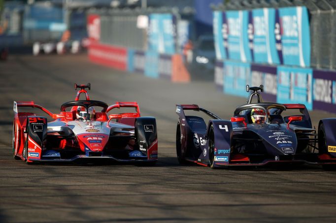 Finále formule E 2019-20 v Berlíně - Alex Lynn a Robin Frijns