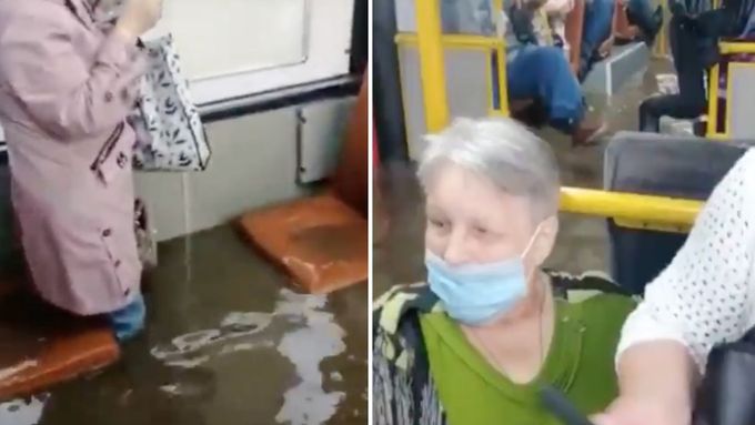 Řidič MHD ignoroval povodně. Pasažéři v autobusu plném vody ječeli strachy