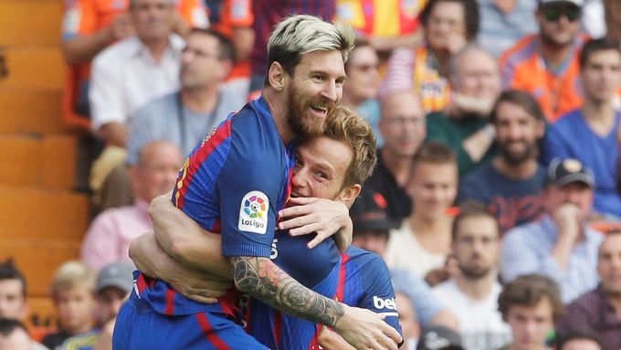 Lionel Messi a Ivan Rakitič.