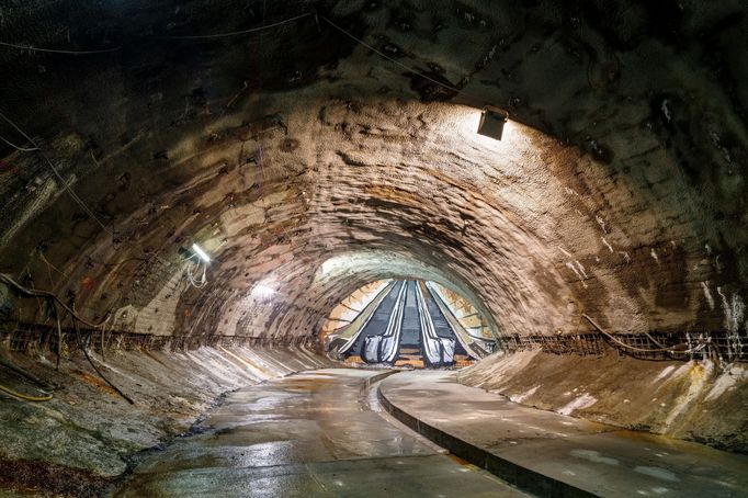 Geologický průzkum pro metro D - lokalita PAD4 na rohu ulic Na Strži a Budějovické u budovy České pošty.