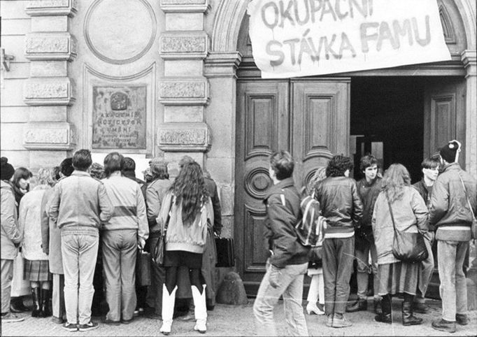 Výročí 100. let Československa – 8. díl  Listopad 1989.